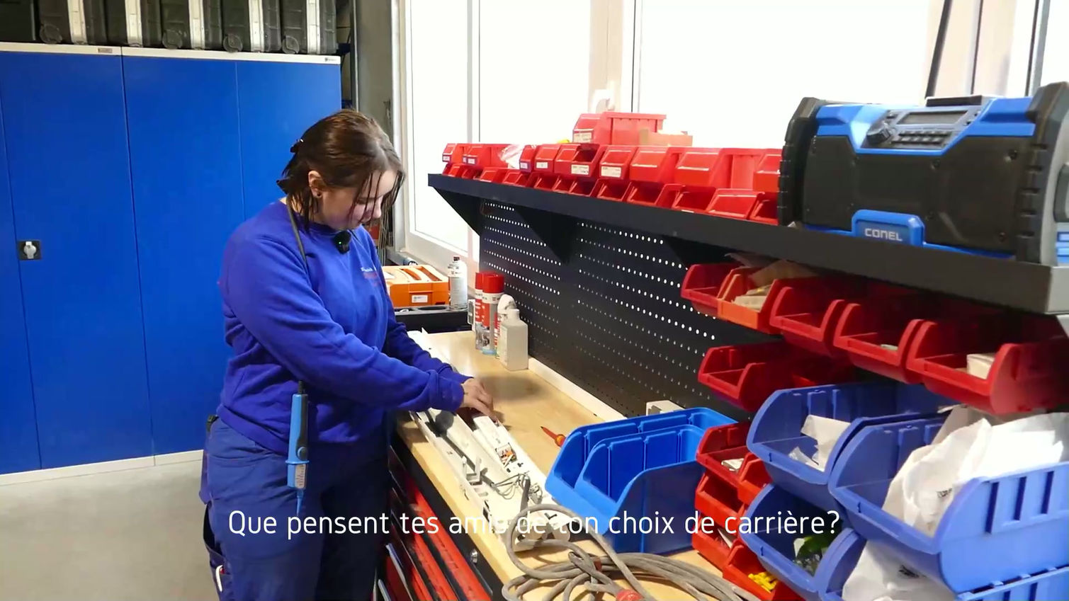 Lea - électricienne